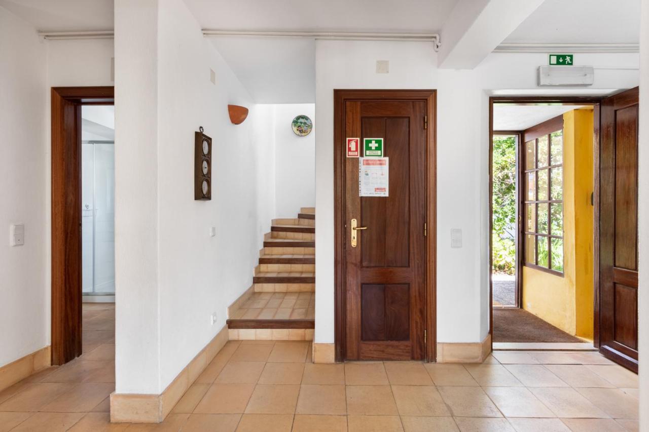Joivy 3-Br Cottage With Terrace And Garden In Colares Sintra Exterior photo